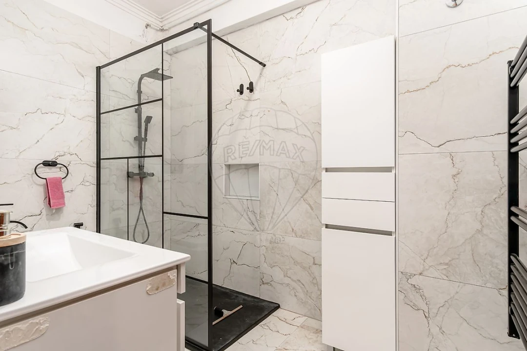 Apartamento T4 para Venda em Laranjeiro e Feijó Foto 24