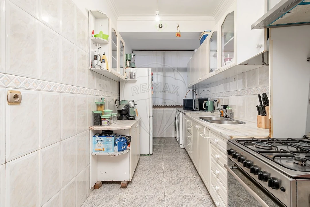 Apartamento T4 para Venda em Laranjeiro e Feijó Foto 10