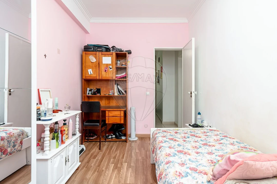Apartamento T4 para Venda em Laranjeiro e Feijó Foto 17