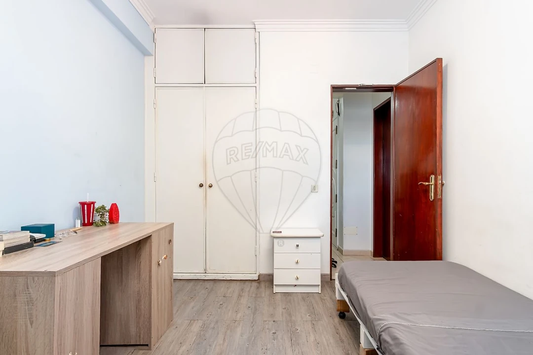 Apartamento T4 para Venda em Laranjeiro e Feijó Foto 21