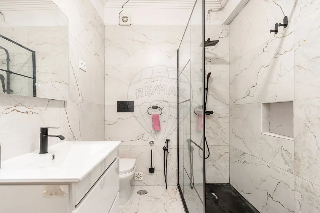 Apartamento T4 para Venda em Laranjeiro e Feijó Foto 25