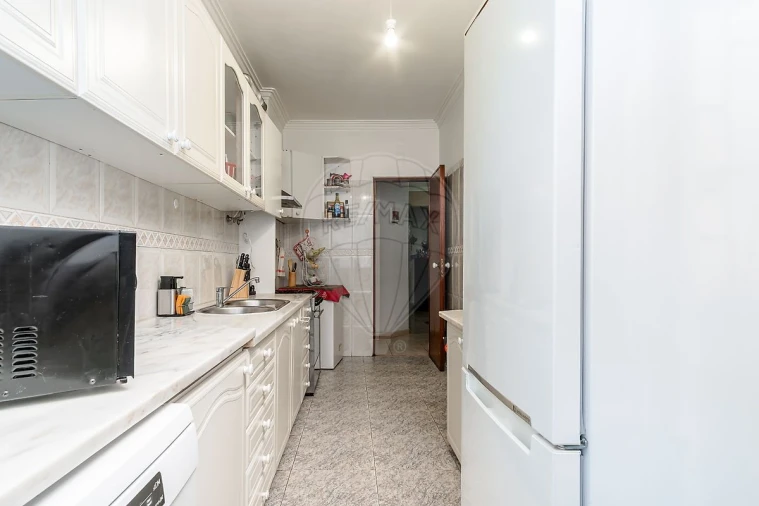 Apartamento T4 para Venda em Laranjeiro e Feijó Foto 11