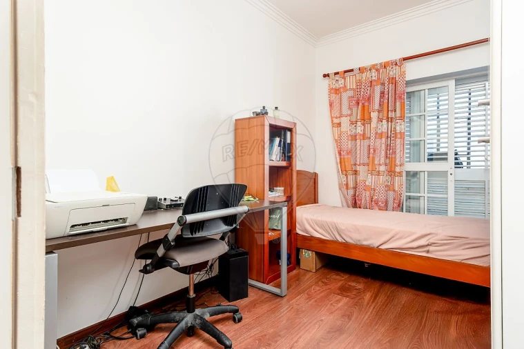 Apartamento T4 para Venda em Laranjeiro e Feijó Foto 23