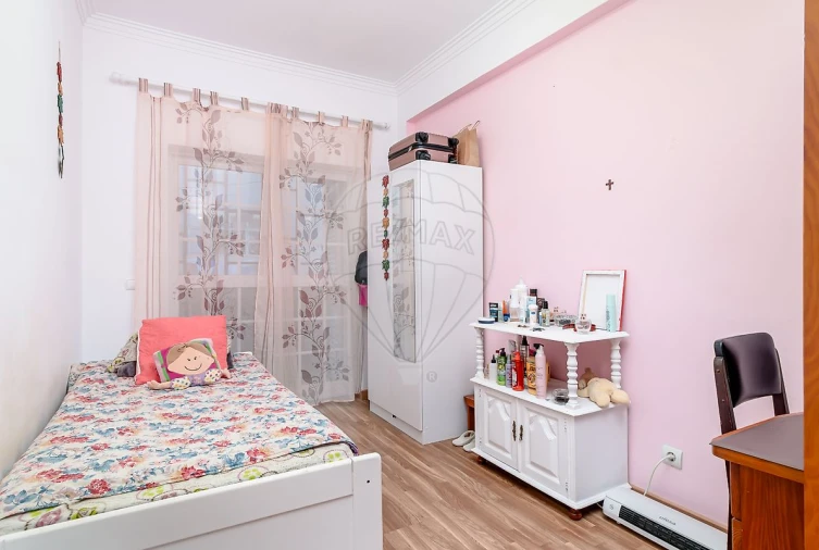 Apartamento T4 para Venda em Laranjeiro e Feijó Foto 16