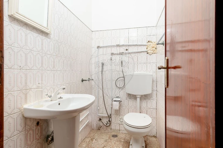 Apartamento T4 para Venda em Laranjeiro e Feijó Foto 22