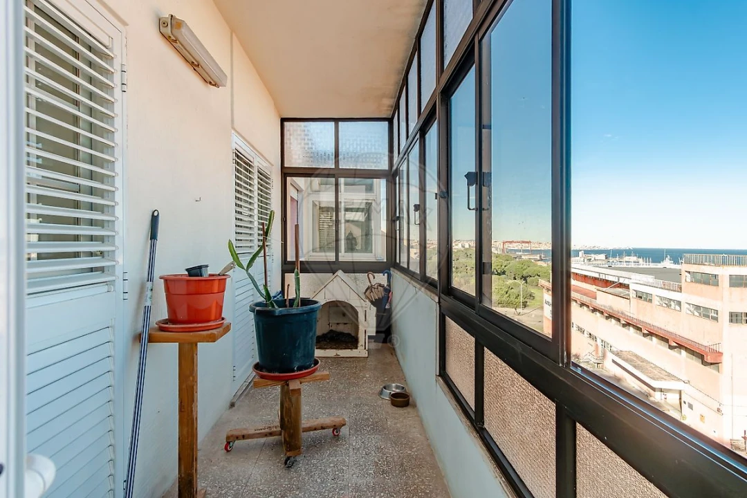 Apartamento T4 para Venda em Laranjeiro e Feijó Foto 27