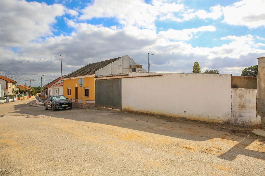 Moradia T2 para Venda em Aveiras de Cima Foto 2