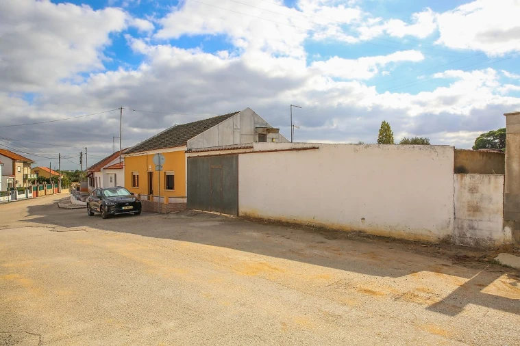 Moradia T2 para Venda em Aveiras de Cima Foto 2