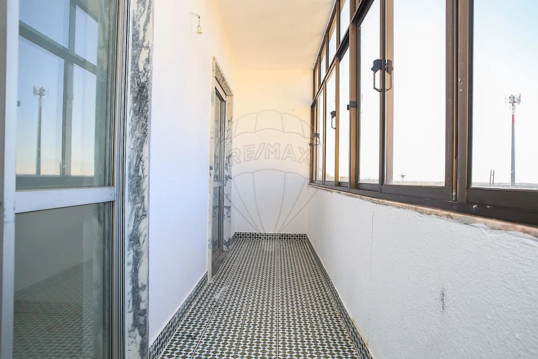 Apartamento T2 para Venda em Azambuja Foto 9