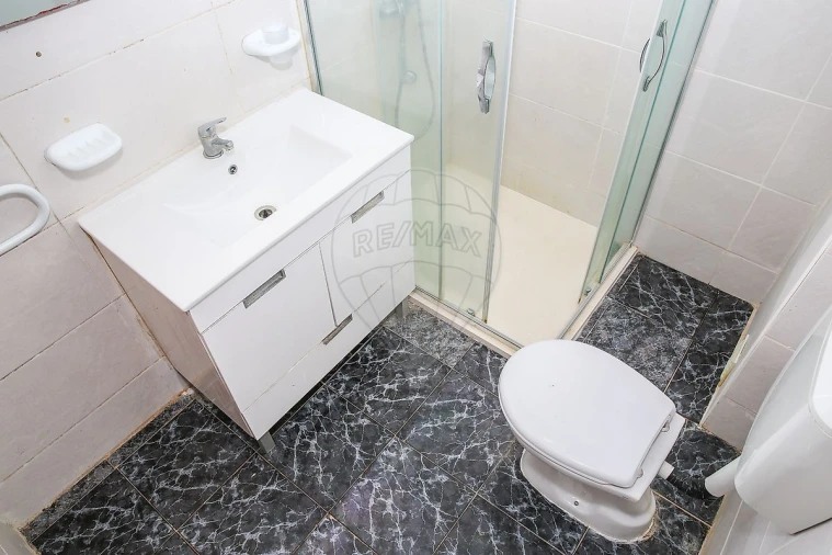 Apartamento T2 para Venda em Azambuja Foto 18