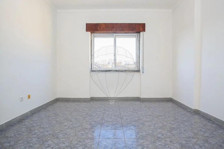 Apartamento T2 para Venda em Azambuja Foto 16