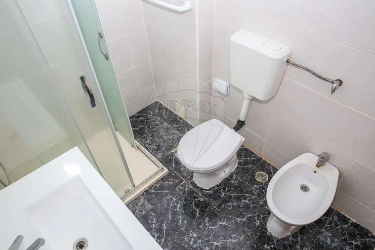 Apartamento T2 para Venda em Azambuja Foto 21