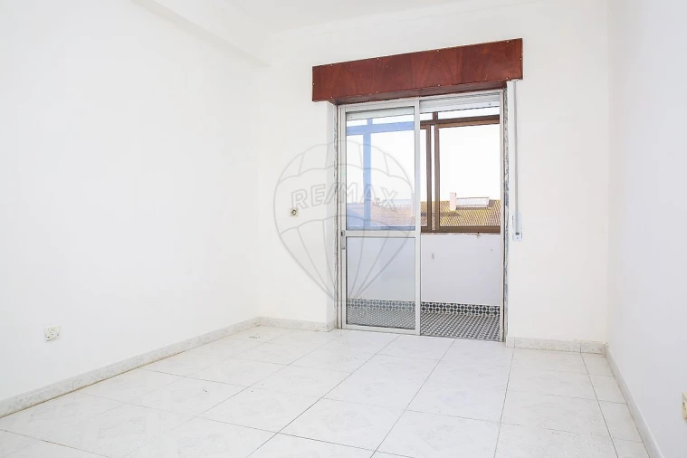 Apartamento T2 para Venda em Azambuja Foto 2