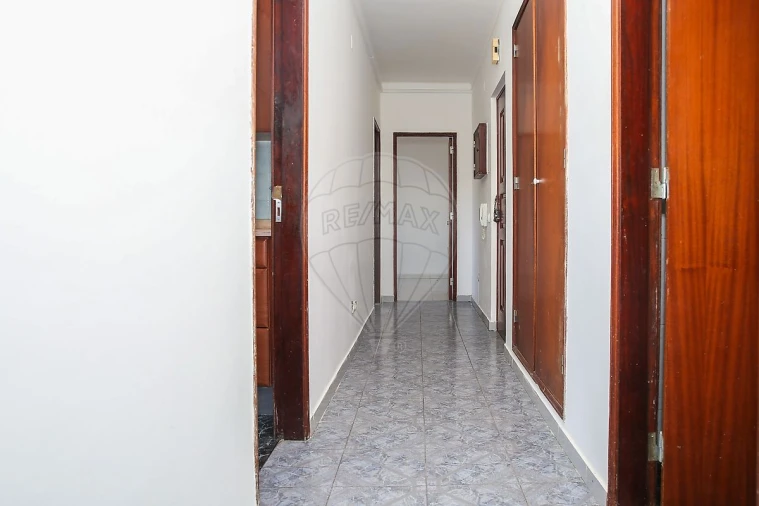 Apartamento T2 para Venda em Azambuja Foto 12