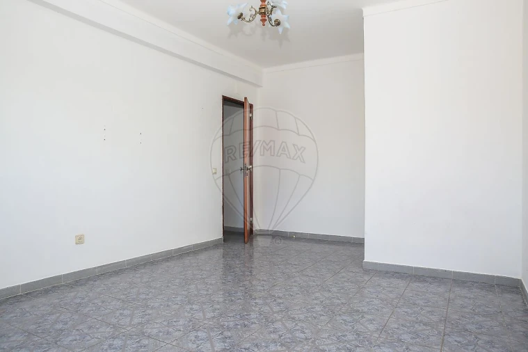 Apartamento T2 para Venda em Azambuja Foto 15