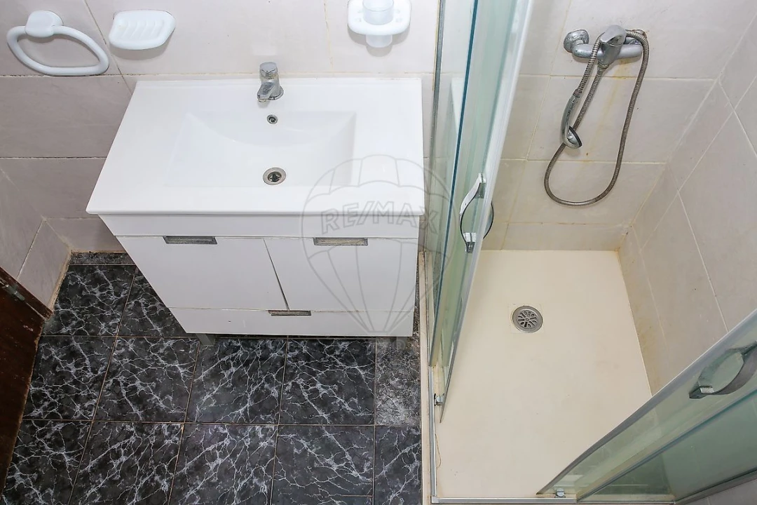 Apartamento T2 para Venda em Azambuja Foto 19