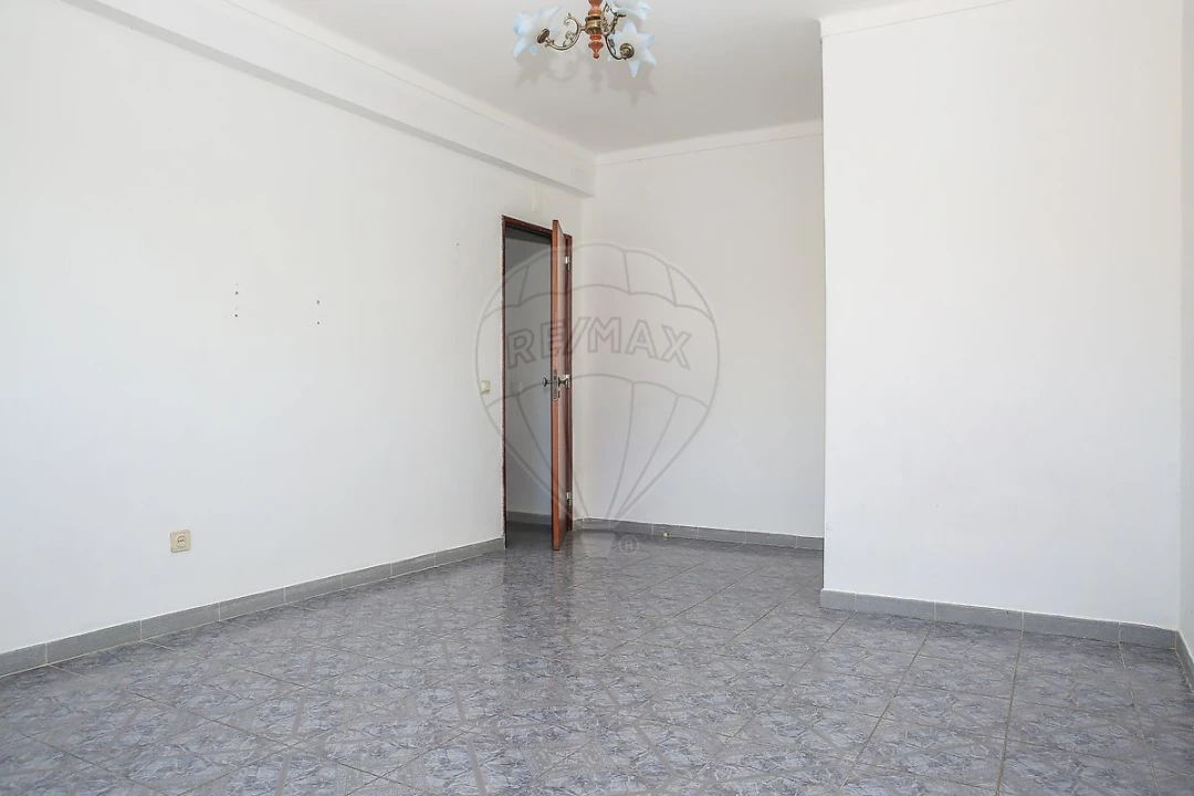 Apartamento T2 para Venda em Azambuja Foto 15
