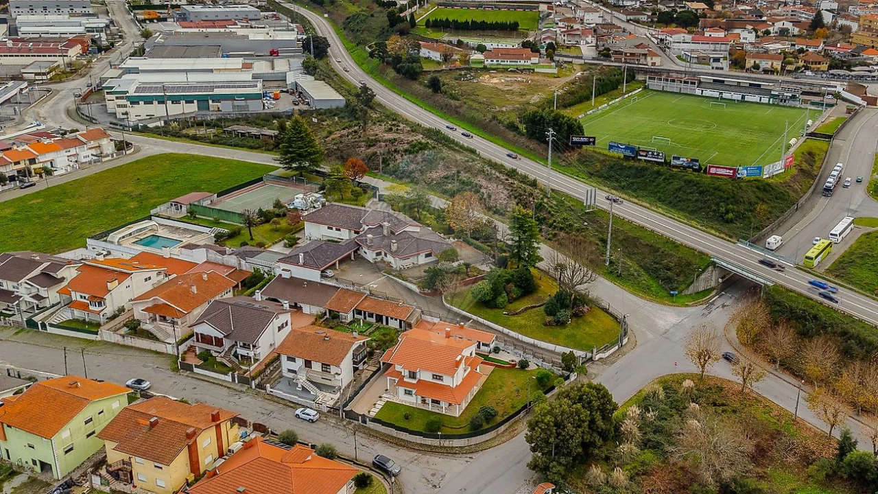 Moradia T3 para Venda em Arrifana Foto 42