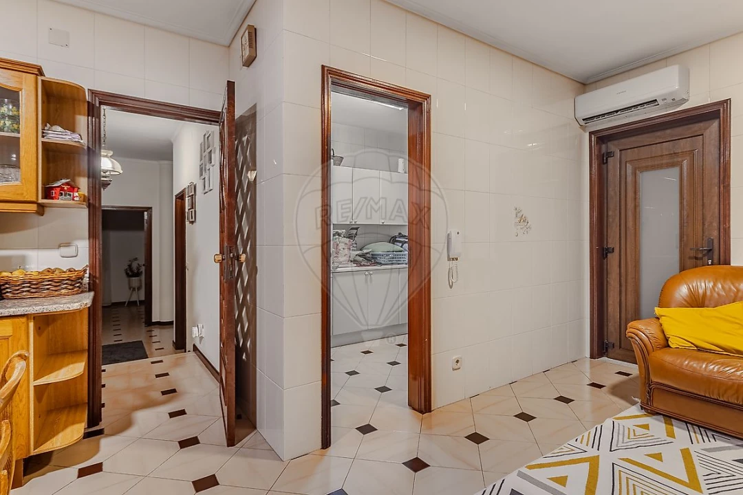 Moradia T3 para Venda em Arrifana Foto 8