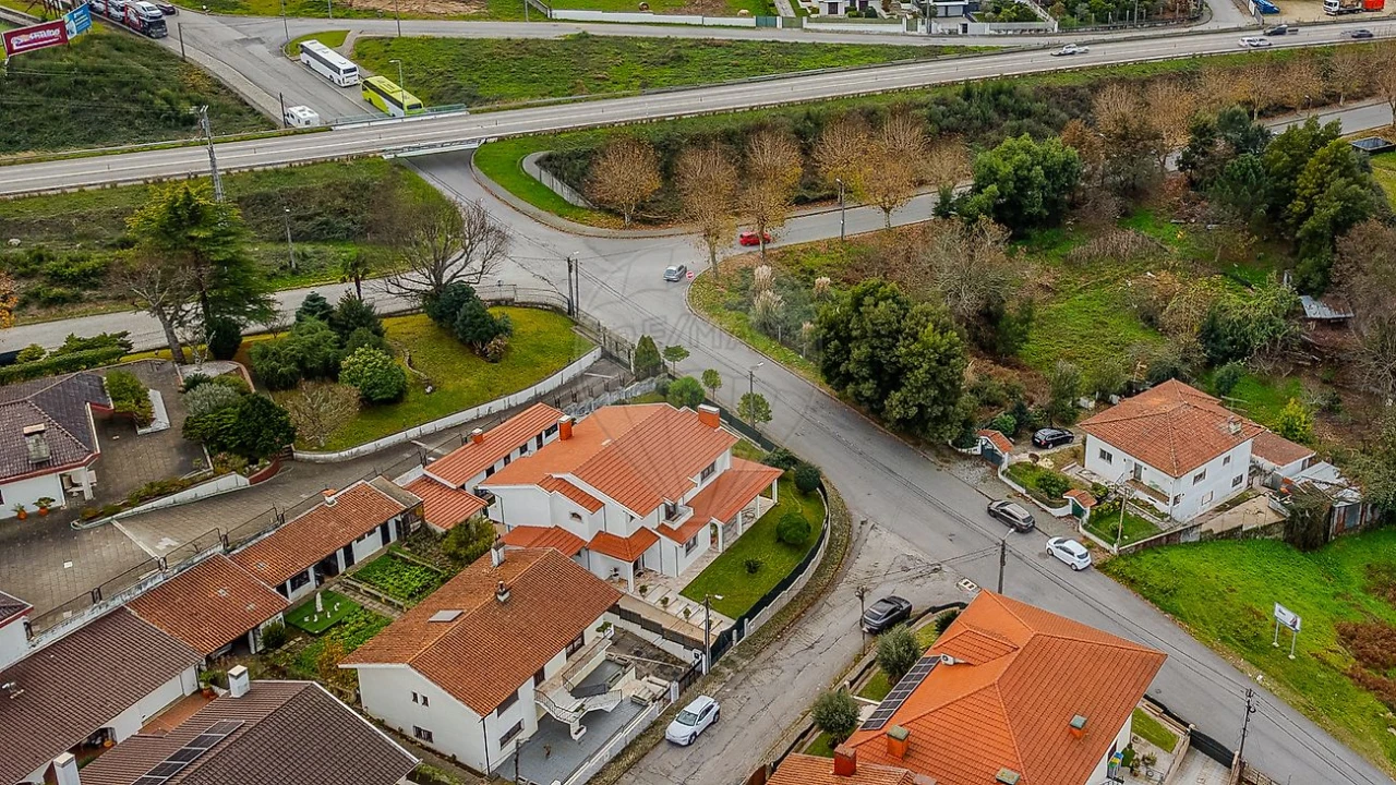 Moradia T3 para Venda em Arrifana Foto 43