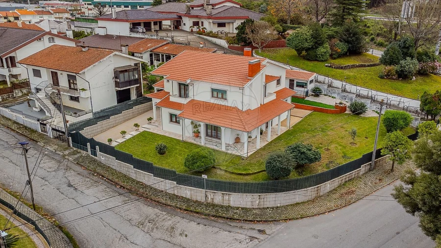 Moradia T3 para Venda em Arrifana Foto 3