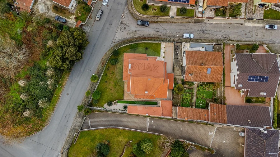 Moradia T3 para Venda em Arrifana Foto 41