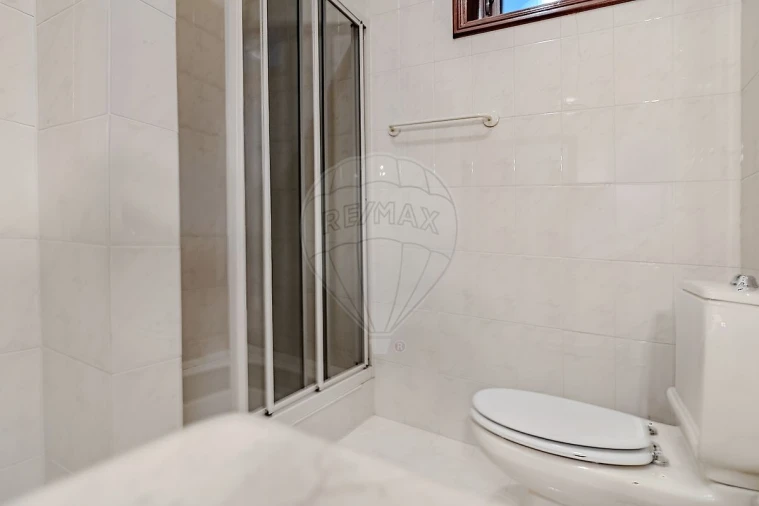 Moradia T3 para Venda em Arrifana Foto 16