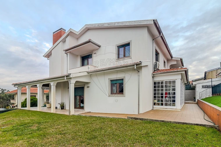 Moradia T3 para Venda em Arrifana Foto 32