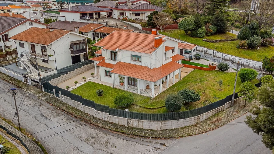 Moradia T3 para Venda em Arrifana