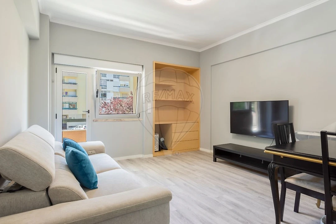 Apartamento T2 para Venda em Oeiras e São Julião da Barra, Paço de Arcos e Caxias Foto 2