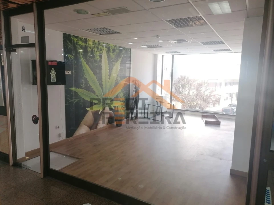 Loja para Venda em Odivelas Foto 5