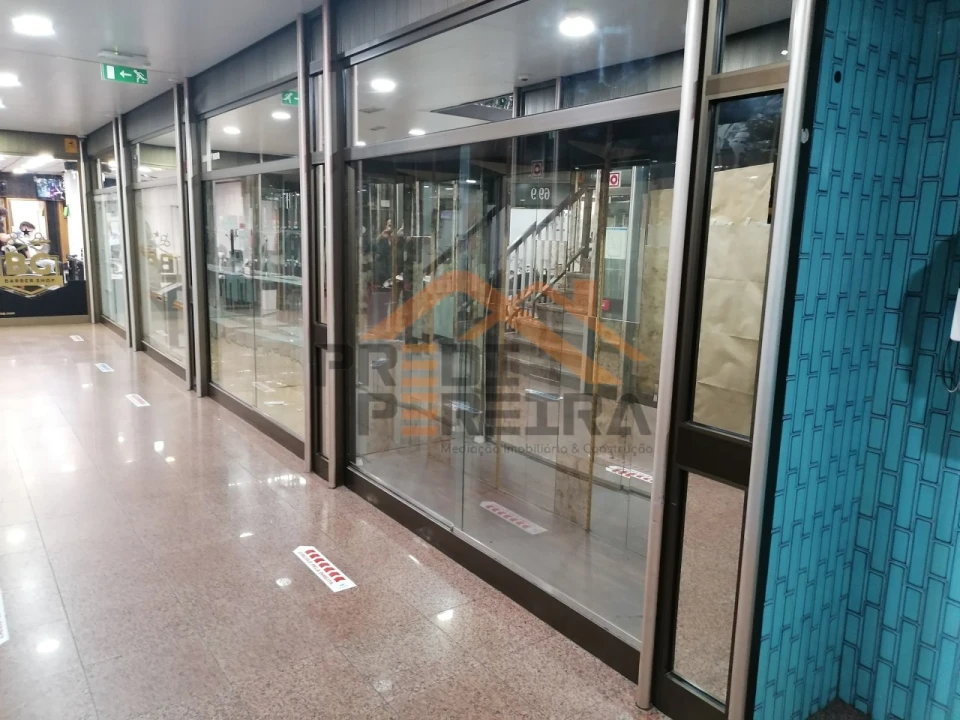 Loja para Venda em Odivelas Foto 11