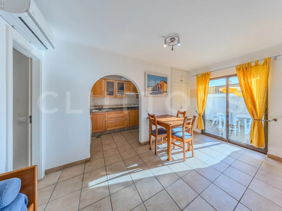 Moradia T1 para Venda em Quarteira Foto 13