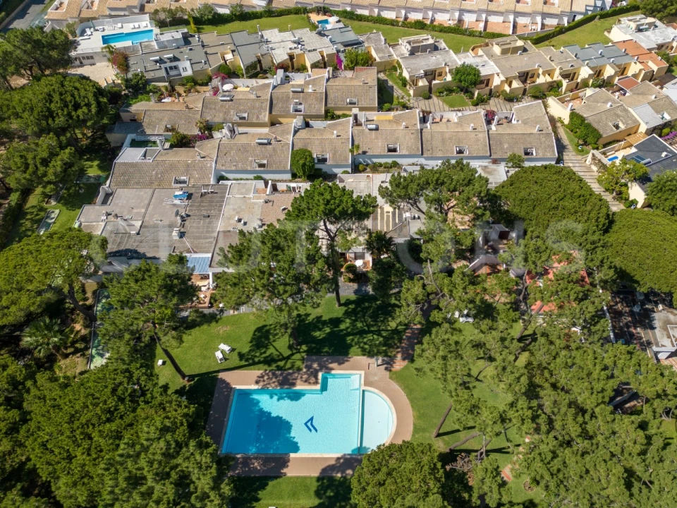 Moradia T1 para Venda em Quarteira Foto 14