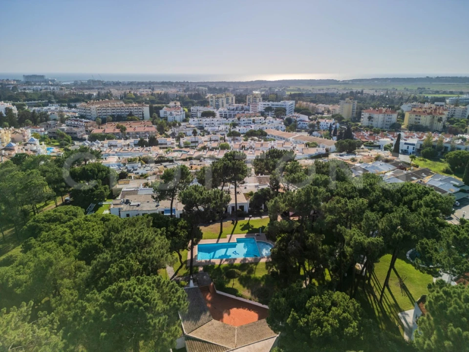 Moradia T1 para Venda em Quarteira Foto 22