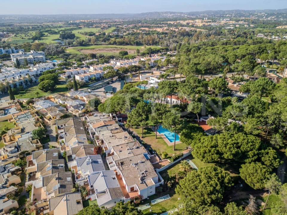 Moradia T1 para Venda em Quarteira Foto 24