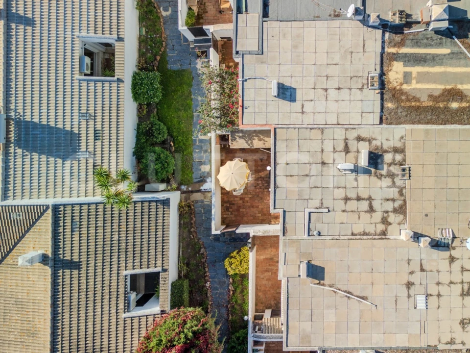 Moradia T1 para Venda em Quarteira Foto 28