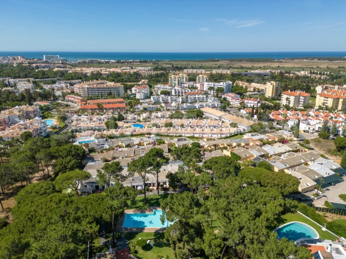 Moradia T1 para Venda em Quarteira