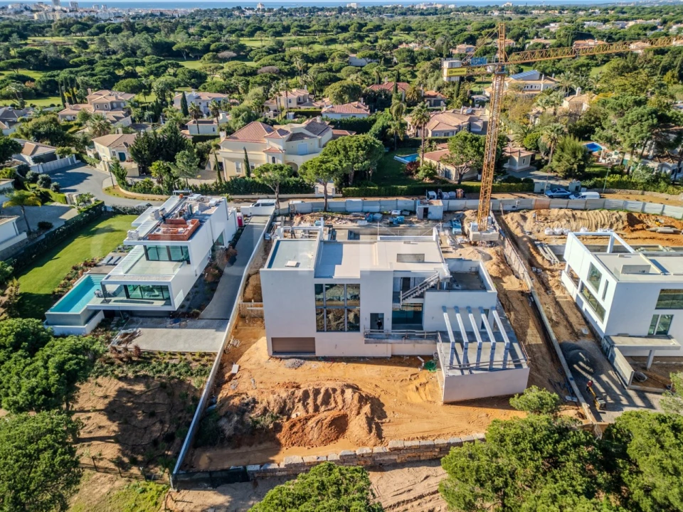 Moradia T4 para Venda em Quarteira Foto 1