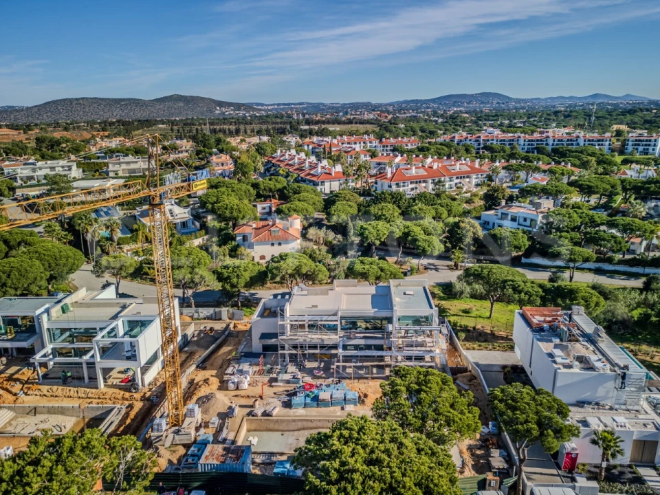 Moradia T4 para Venda em Quarteira Foto 3