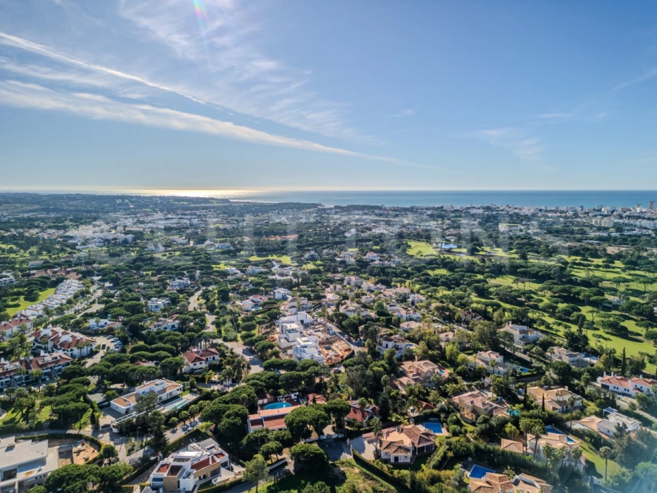 Moradia T4 para Venda em Quarteira Foto 7