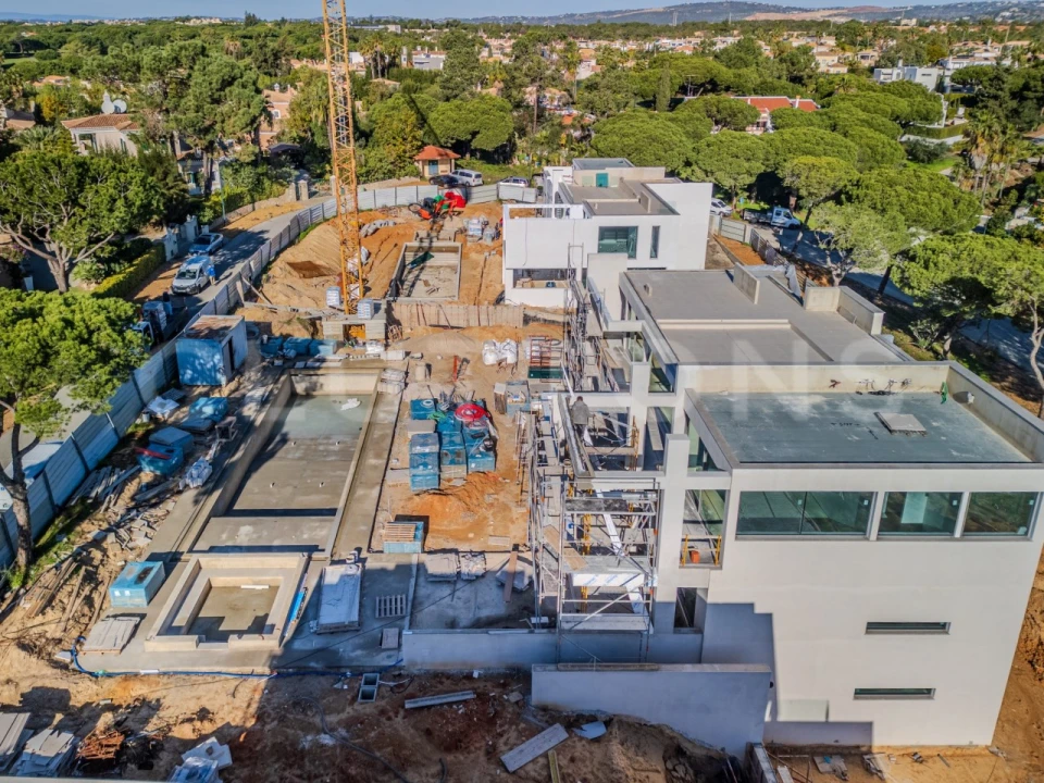 Moradia T4 para Venda em Quarteira Foto 9