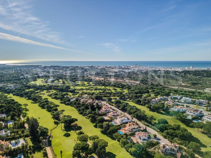 Moradia T4 para Venda em Quarteira Foto 15