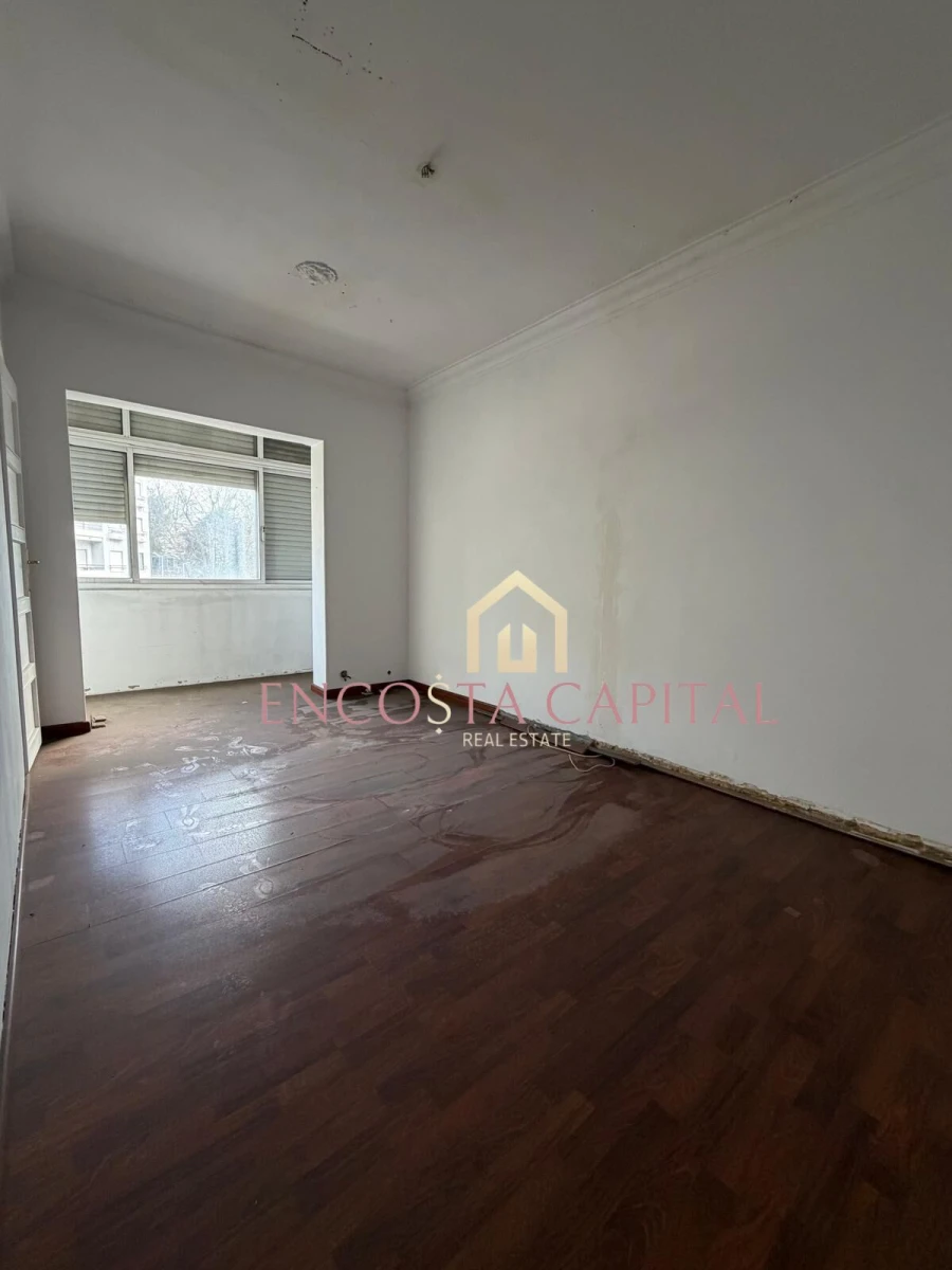 Apartamento T3 para Venda em Sacavém e Prior Velho Foto 3
