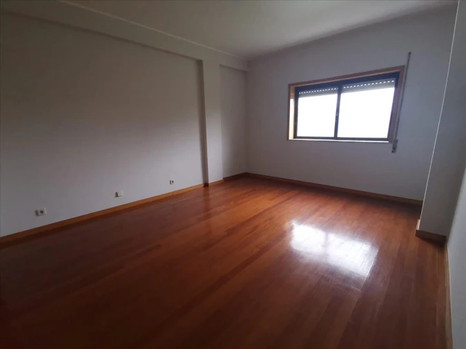 Apartamento T3 para Venda em Ferreiros e Gondizalves Foto 5