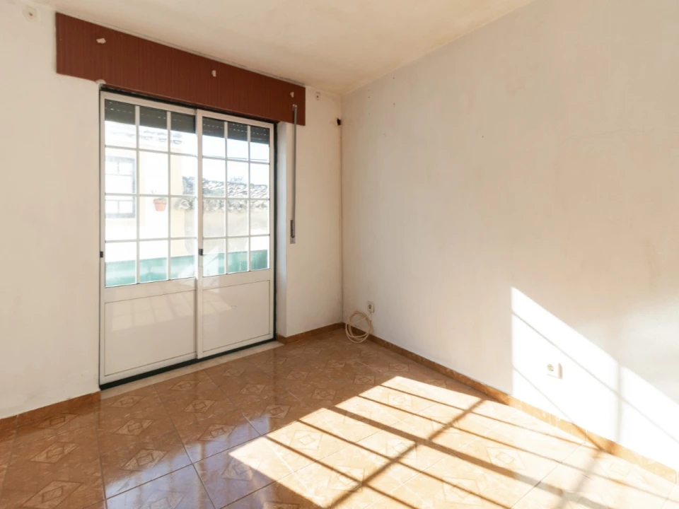 Moradia T3 para Venda em Fratel Foto 2