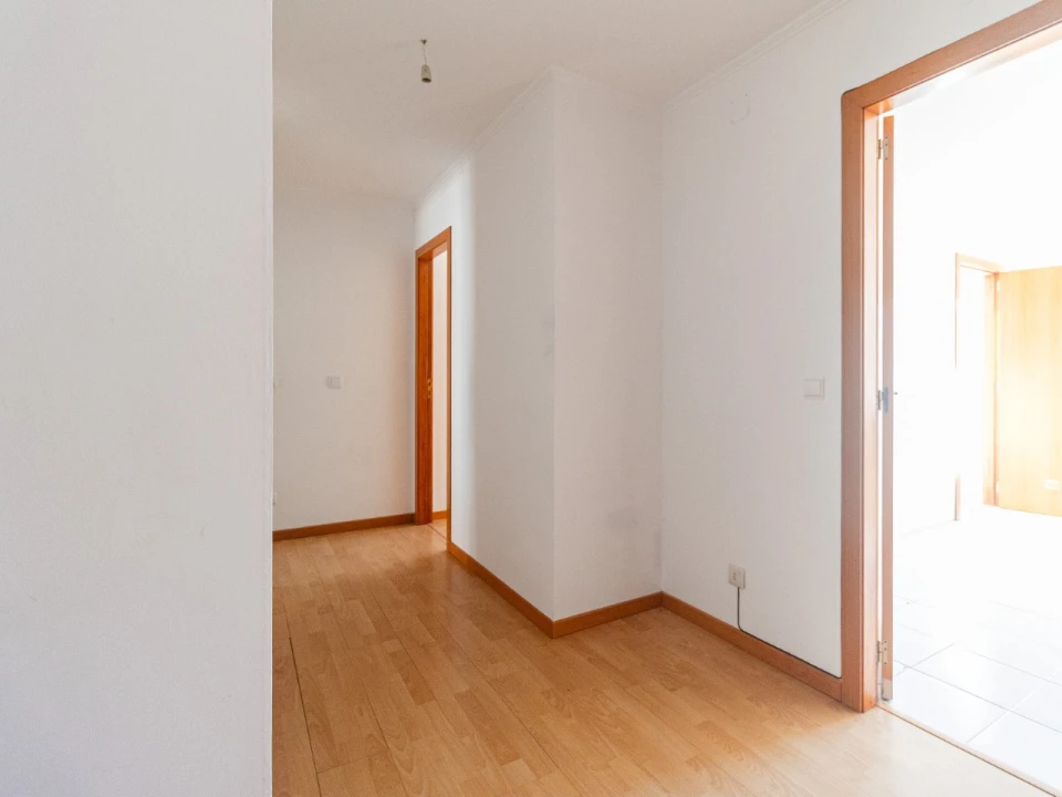 Apartamento T2 para Venda em Alhadas Foto 3