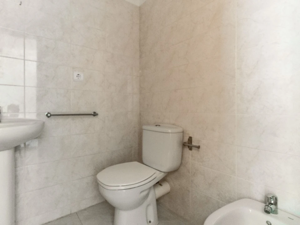 Apartamento T2 para Venda em Alhadas Foto 24