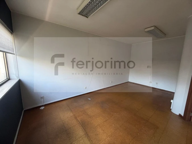 Escritório para Arrendamento em Oliveira, São Paio e São Sebastião Foto 5
