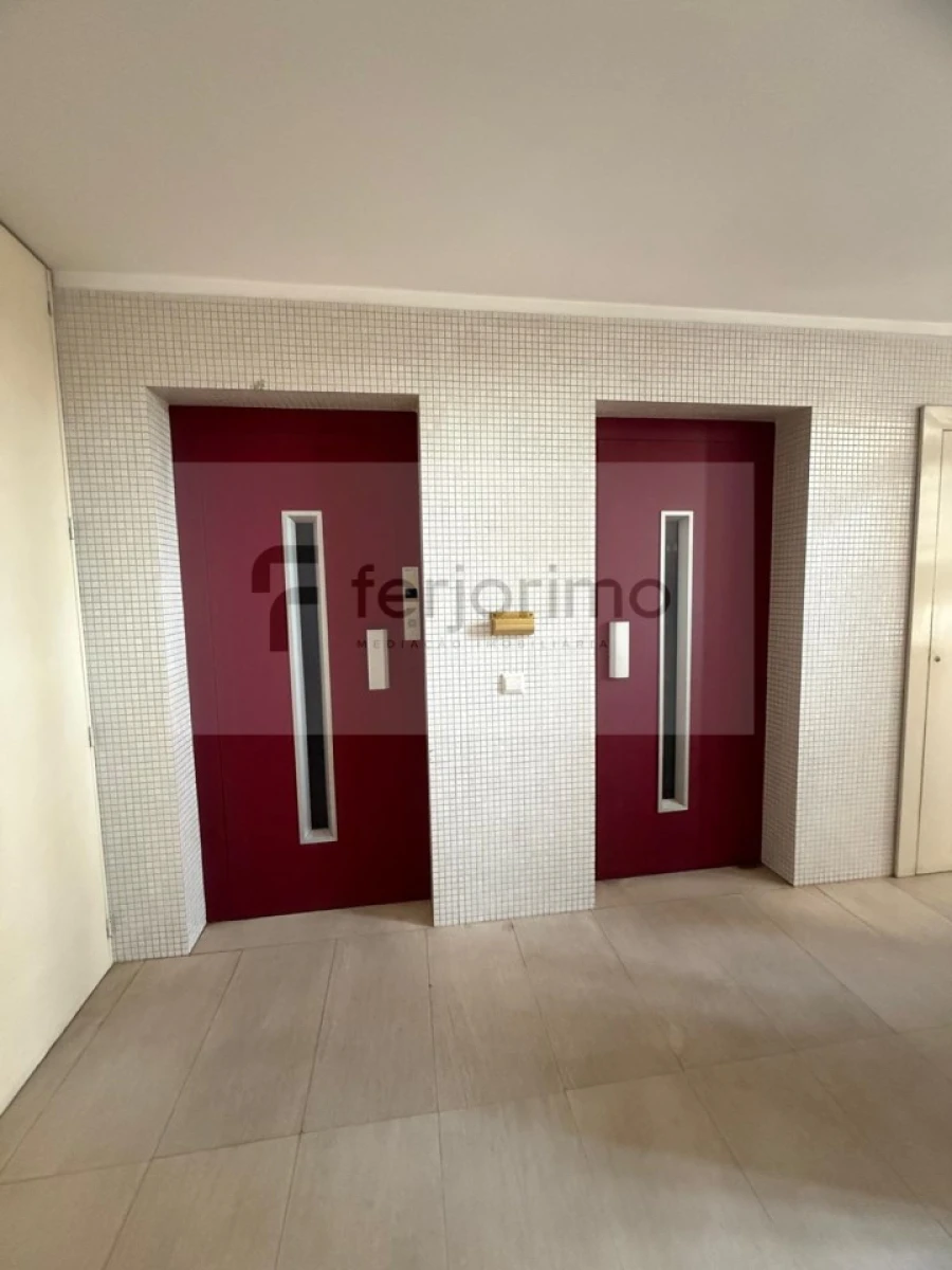 Escritório para Arrendamento em Oliveira, São Paio e São Sebastião Foto 9